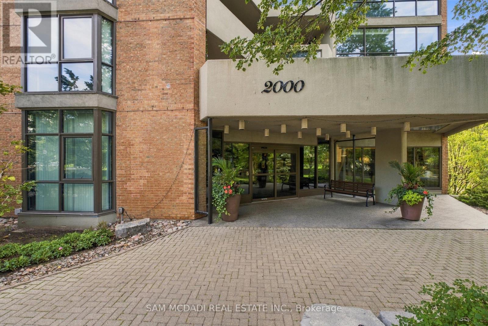 2009 - 2000 ISLINGTON AVENUE, Toronto, Ontario