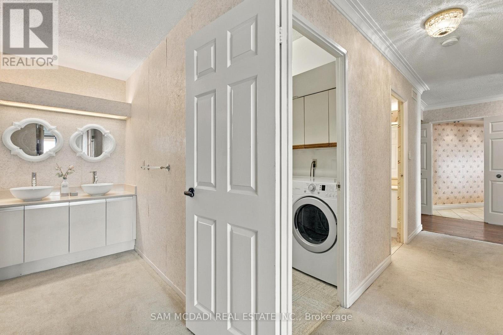 2009 - 2000 Islington Avenue, Toronto, Ontario  M9P 3S7 - Photo 19 - W13803828