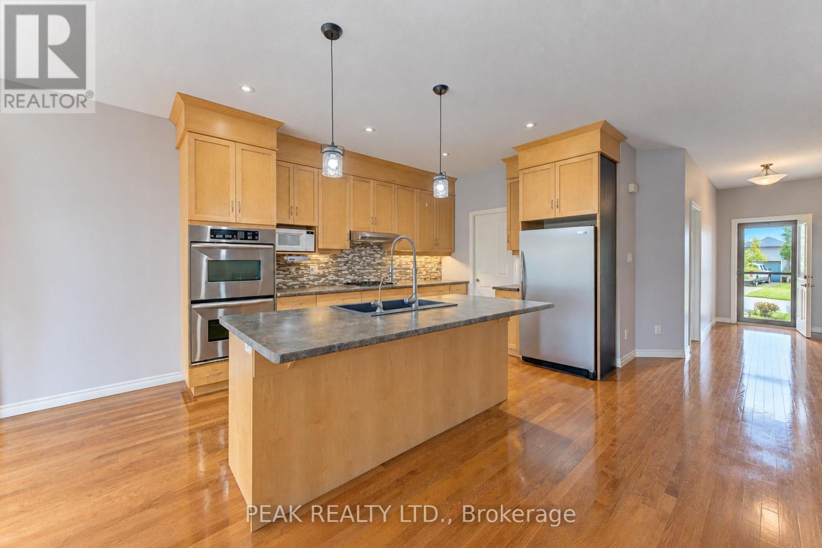 64 Applewood Street, Blandford-Blenheim, Ontario  N0J 1S0 - Photo 20 - X13803672