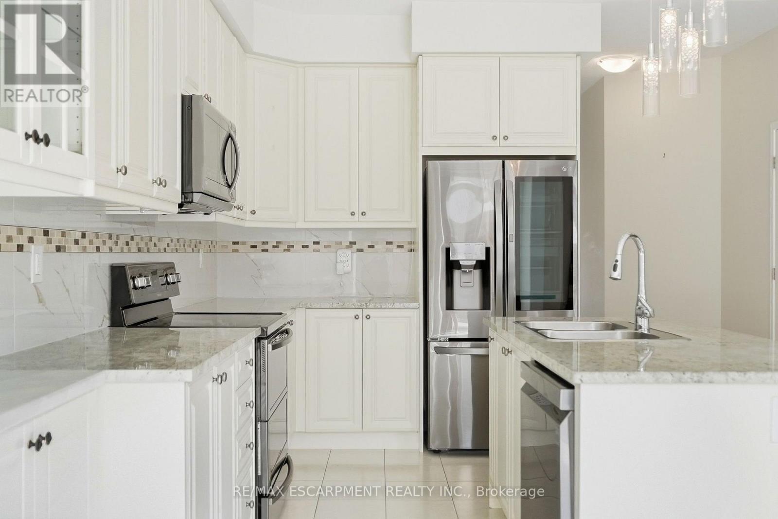 35 Royal Coachman Way, Hamilton, Ontario  L8J 0M2 - Photo 14 - X13803822