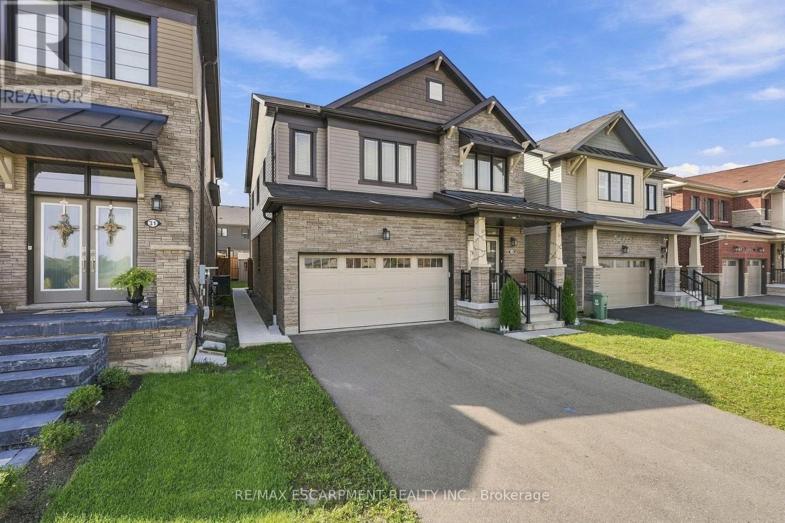 35 Royal Coachman Way, Hamilton, Ontario  L8J 0M2 - Photo 2 - X13803822