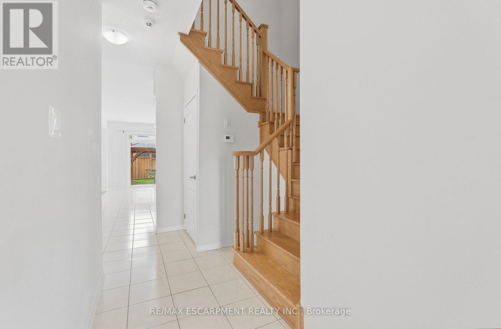 35 Royal Coachman Way, Hamilton, Ontario  L8J 0M2 - Photo 23 - X13803822