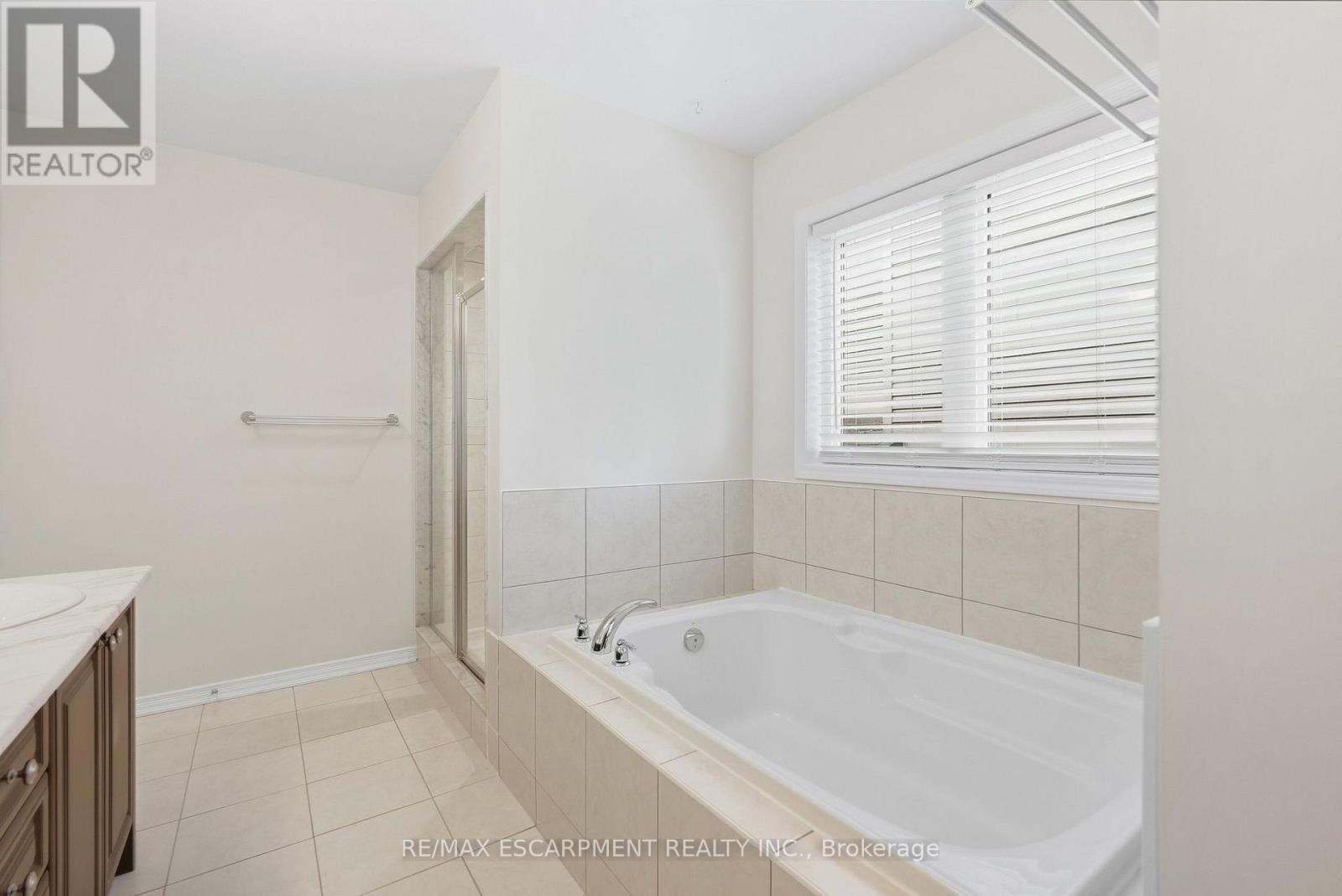 35 Royal Coachman Way, Hamilton, Ontario  L8J 0M2 - Photo 31 - X13803822