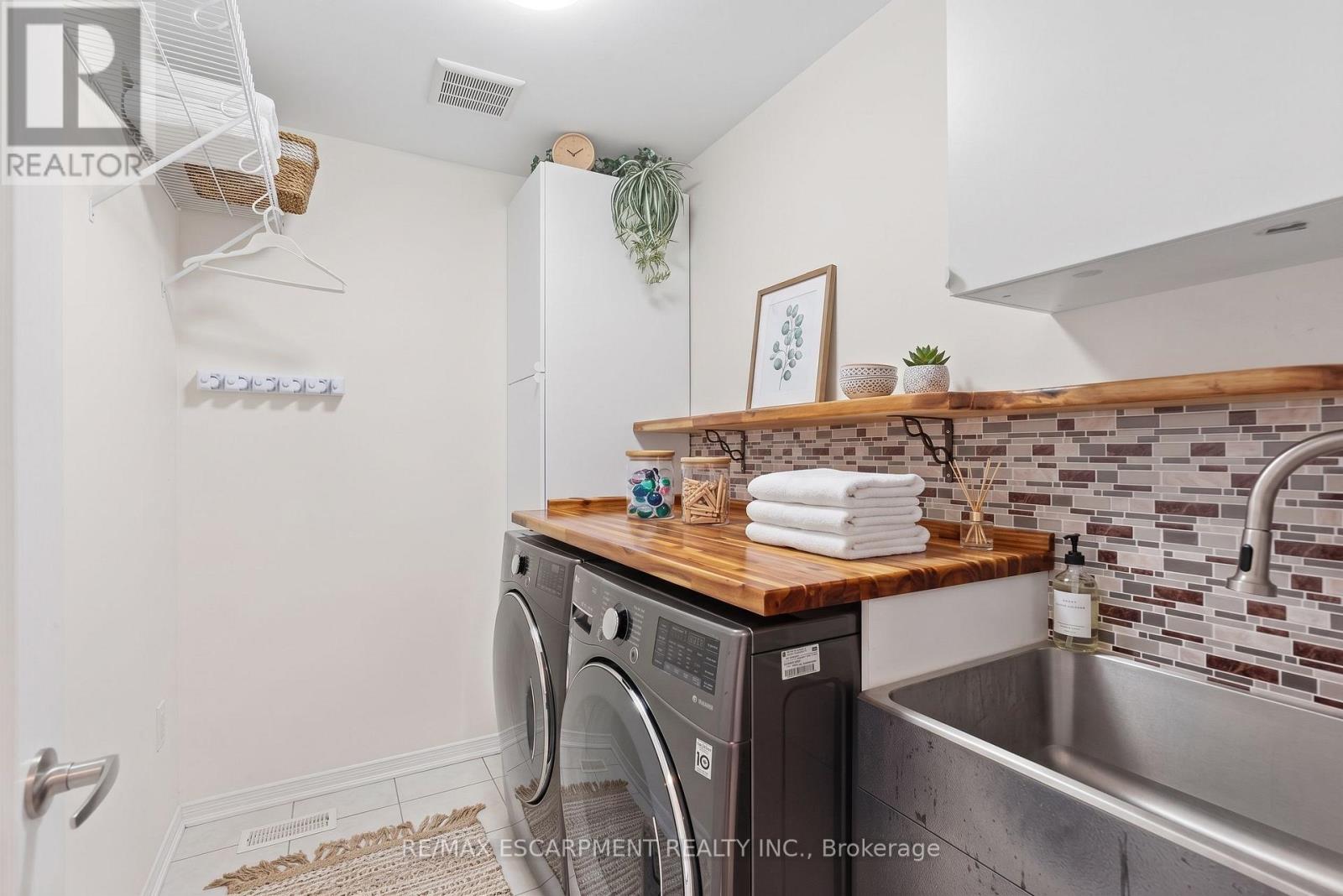 35 Royal Coachman Way, Hamilton, Ontario  L8J 0M2 - Photo 32 - X13803822