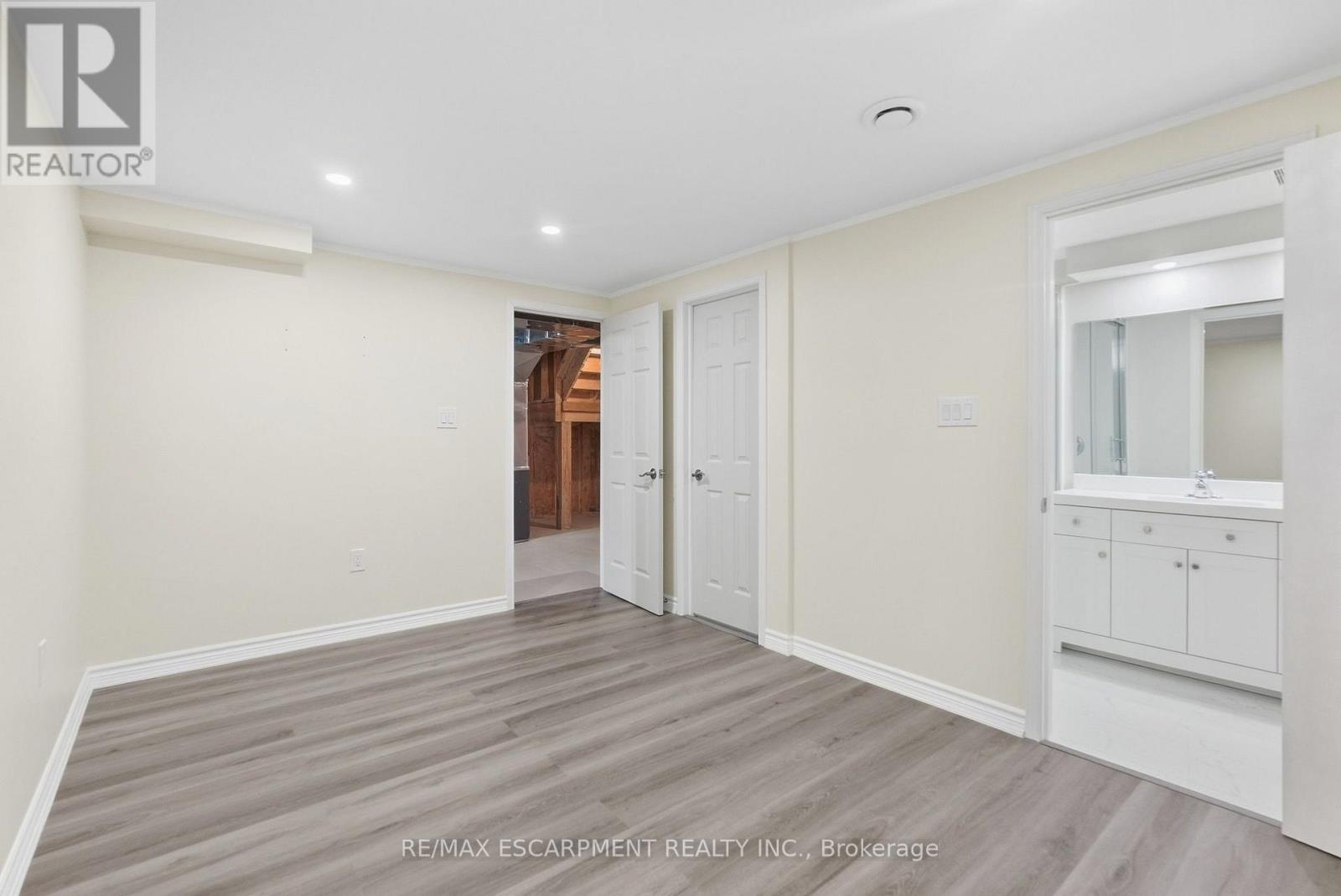 35 Royal Coachman Way, Hamilton, Ontario  L8J 0M2 - Photo 41 - X13803822