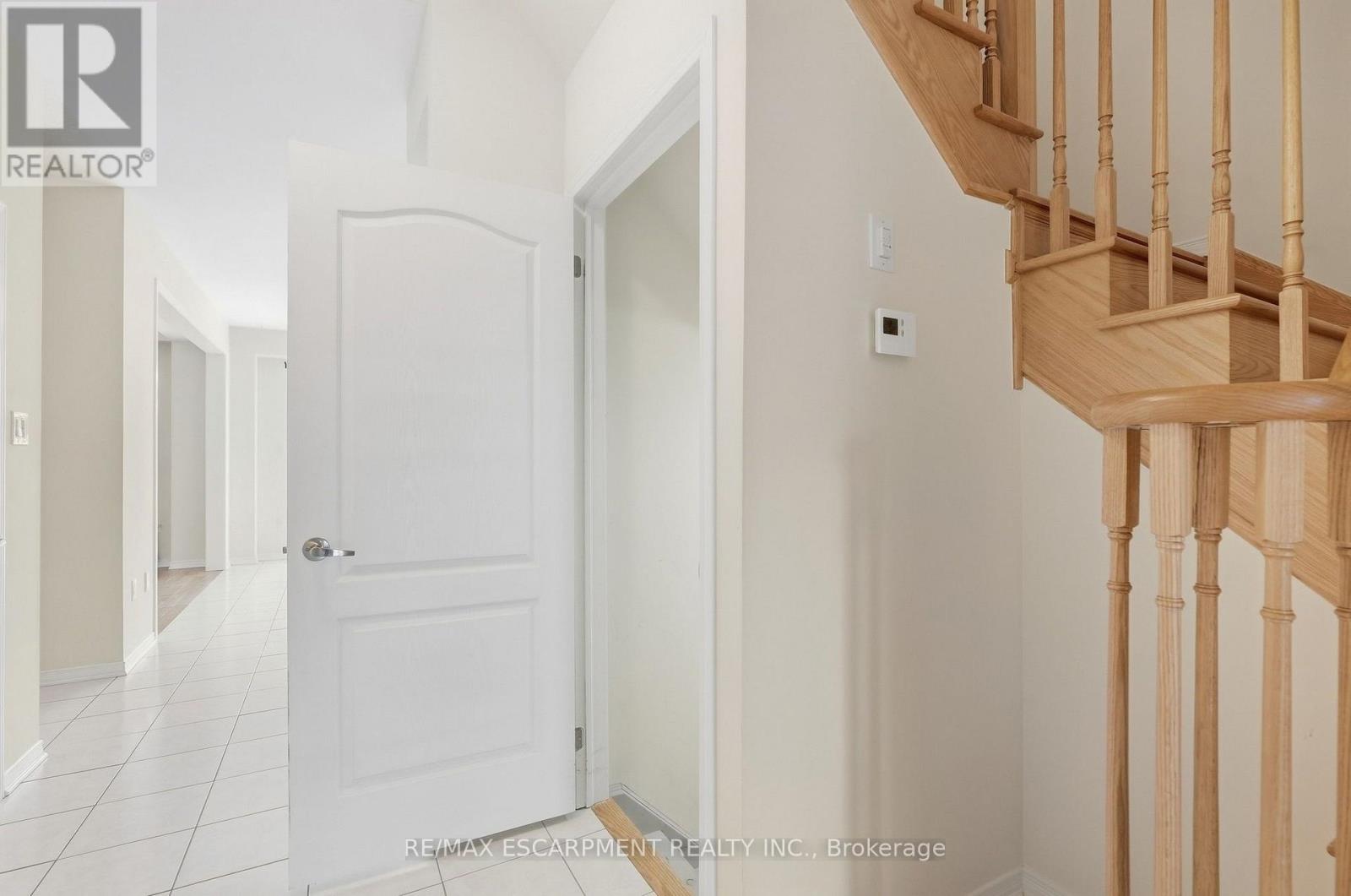 35 Royal Coachman Way, Hamilton, Ontario  L8J 0M2 - Photo 43 - X13803822