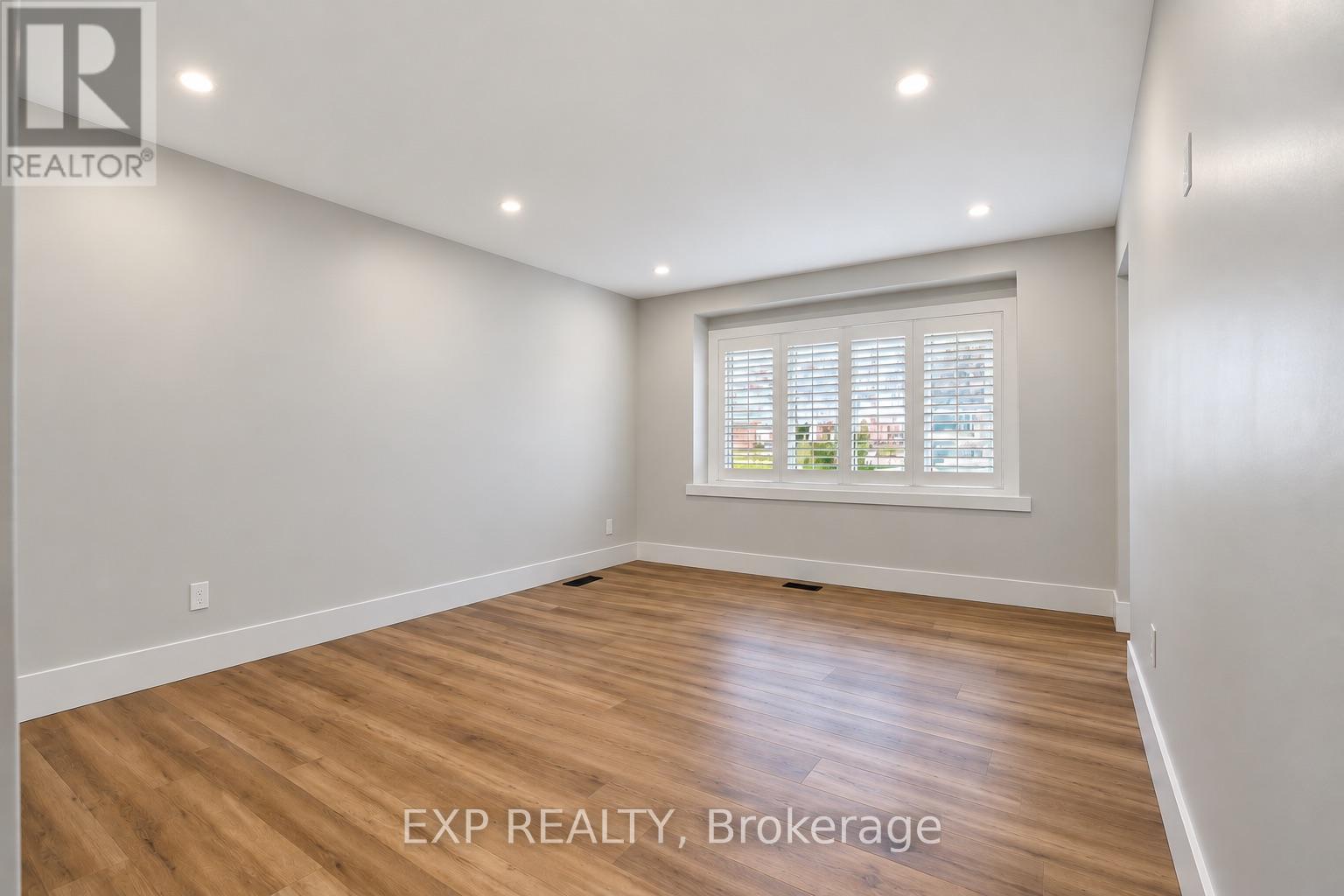 1 - 329 Rosedale Avenue, Hamilton, Ontario  L8K 4N9 - Photo 2 - X13803882