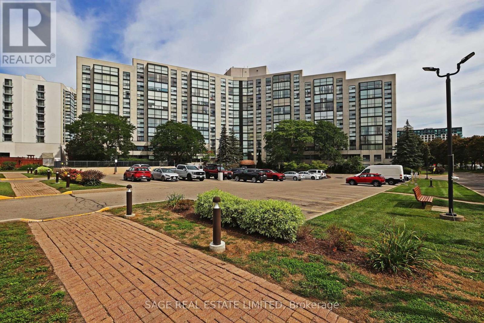 1015 - 30 Harding Boulevard W, Richmond Hill, Ontario  L4C 9M3 - Photo 33 - N13803530
