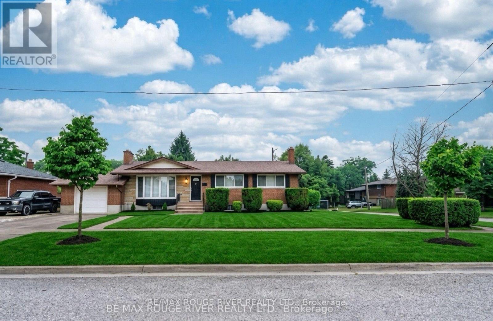 25 Clearview Heights, St. Catharines, Ontario  L2T 2W2 - Photo 3 - X13658856