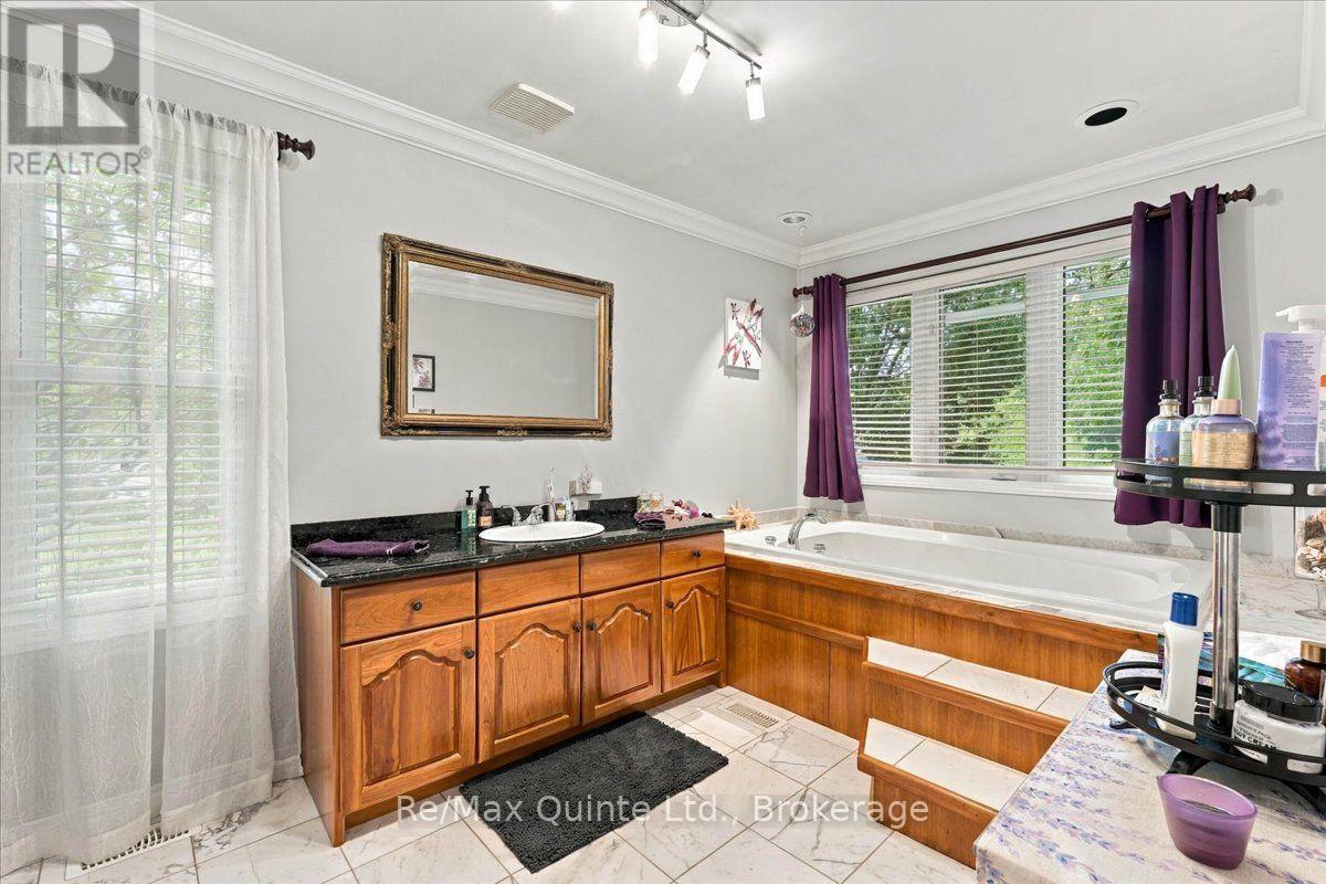136 Bernard Long Road, Quinte West, Ontario  K8P 5V6 - Photo 31 - X13803972