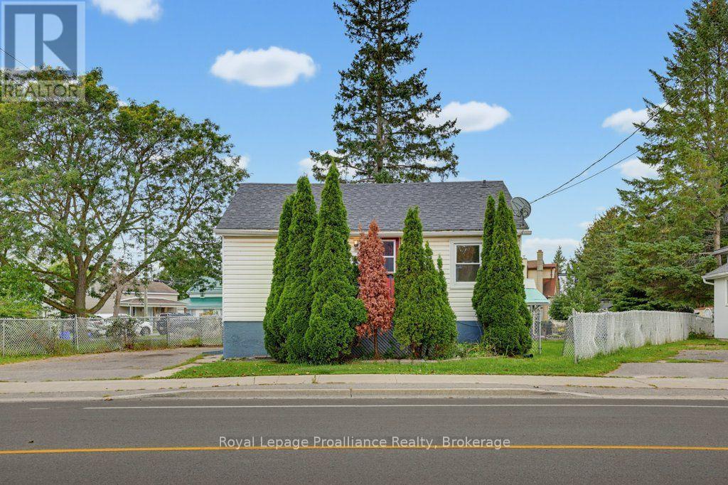 106 Yeomans Street, Belleville, Ontario  K8P 3X7 - Photo 2 - X13804048