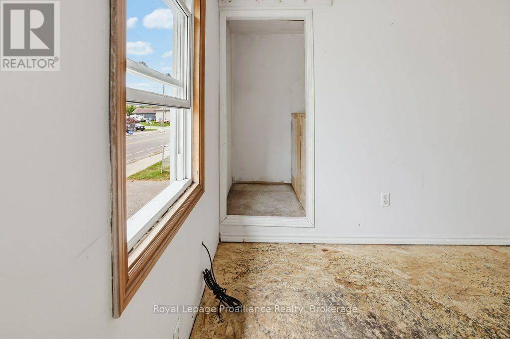 106 Yeomans Street, Belleville, Ontario  K8P 3X7 - Photo 9 - X13804048