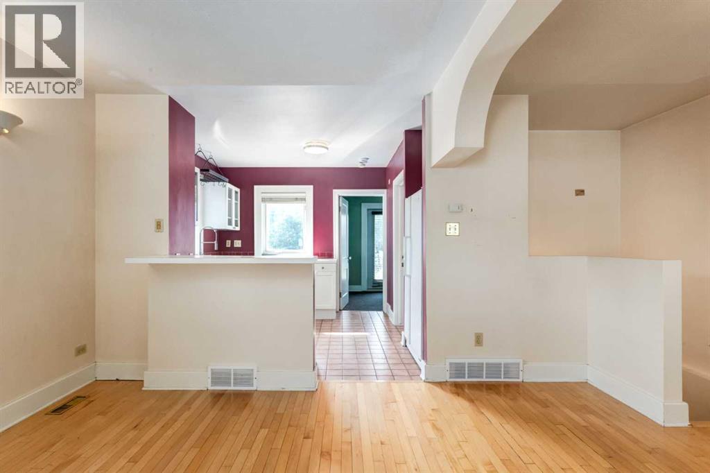 123 30 Avenue NW photo 11