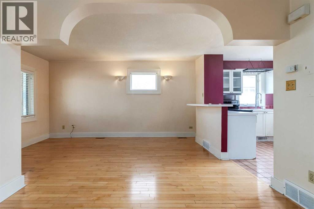 123 30 Avenue NW photo 9