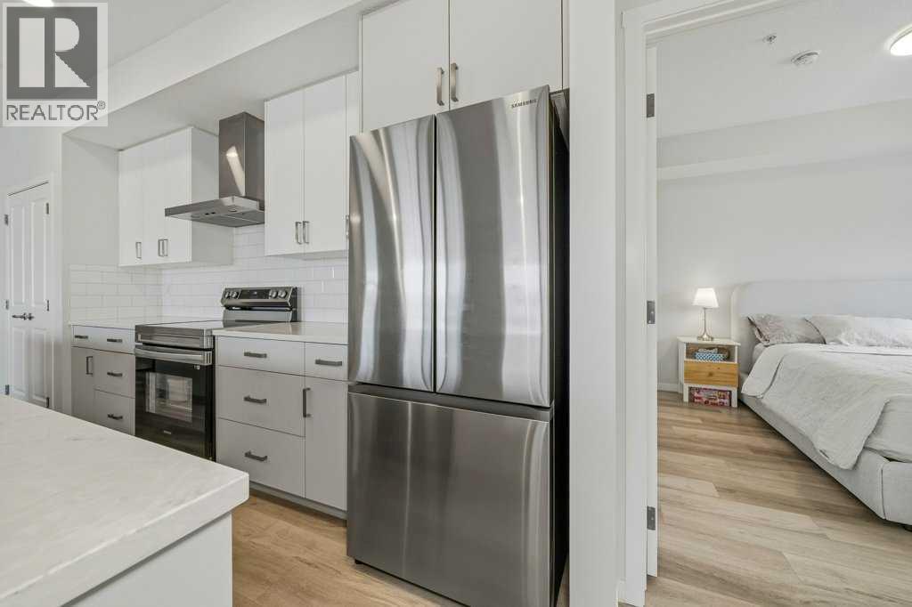 1308, 33 Carringham Gate NW photo 10