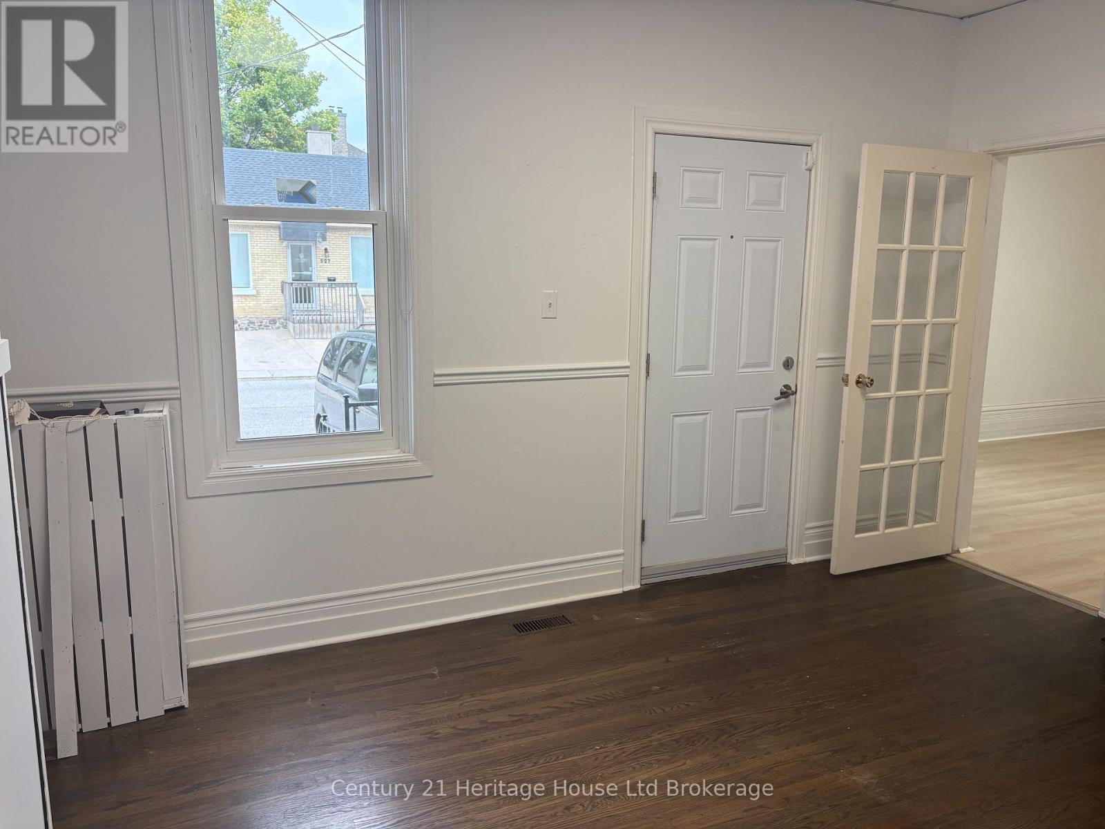 21 Wellington Street N, Woodstock, Ontario  N4S 6P1 - Photo 3 - X13803942