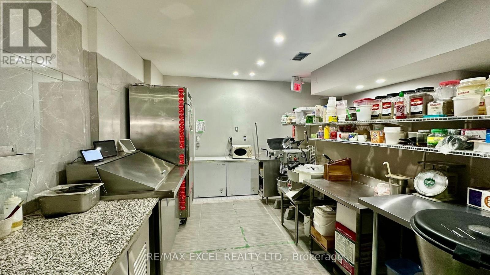 239 Broadview Avenue, Toronto, Ontario  M4M 2G6 - Photo 10 - E13803966