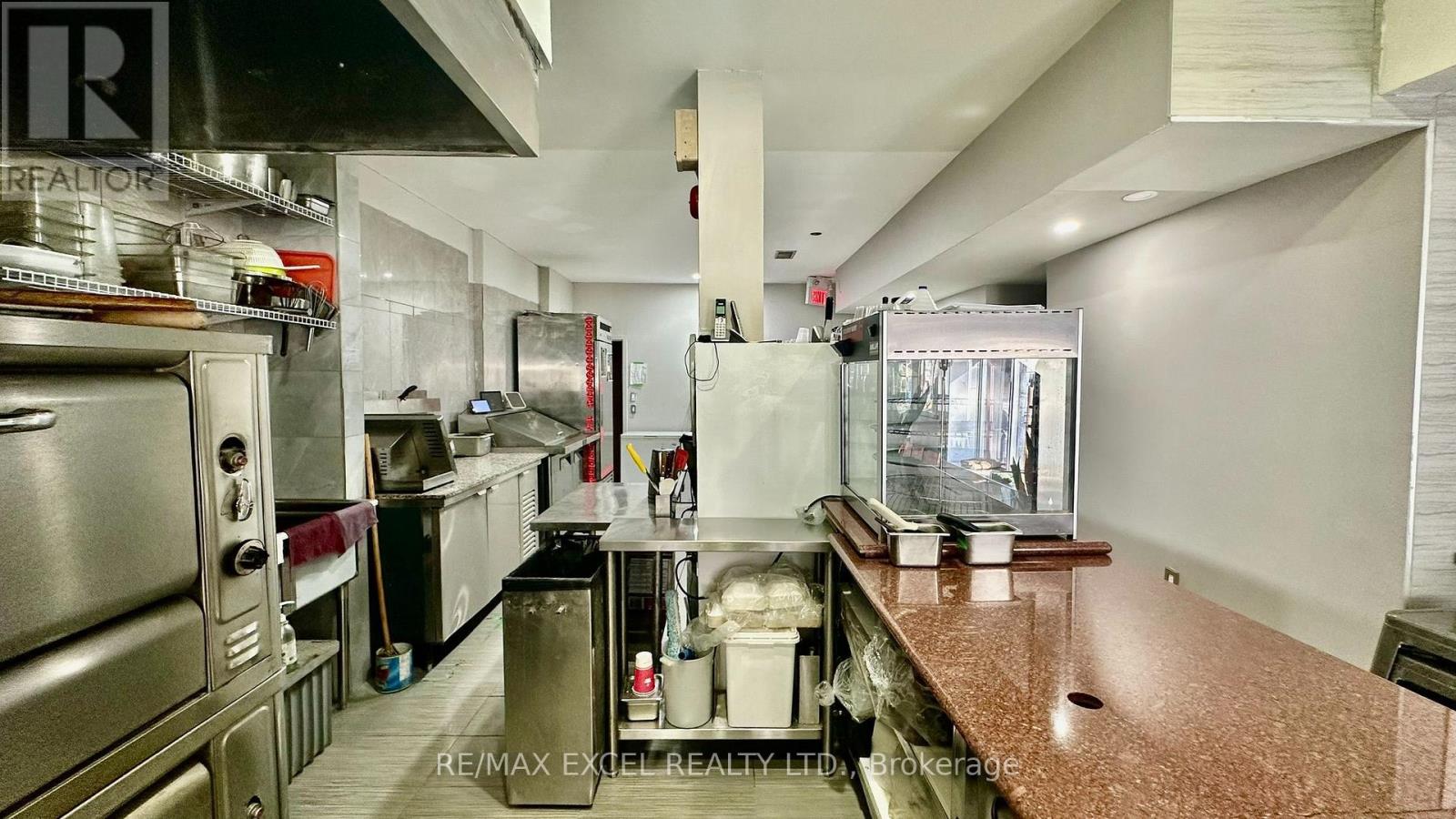 239 Broadview Avenue, Toronto, Ontario  M4M 2G6 - Photo 9 - E13803966
