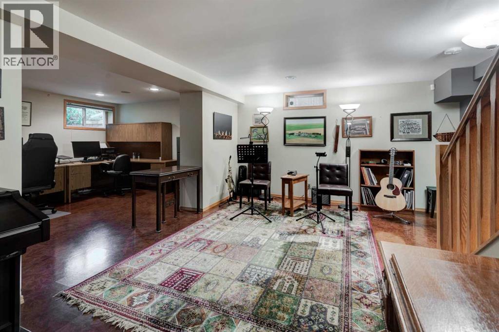 2918 Lathom Crescent SW, Calgary, Alberta  T3E 5W7 - Photo 31 - A2345690