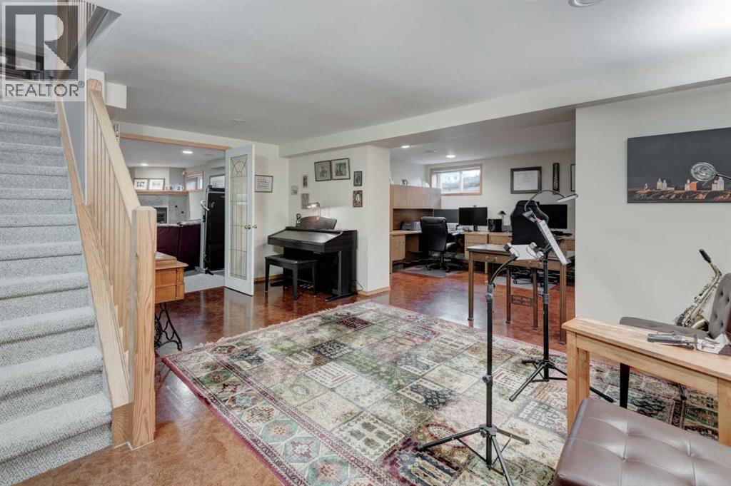 2918 Lathom Crescent SW, Calgary, Alberta  T3E 5W7 - Photo 32 - A2345690