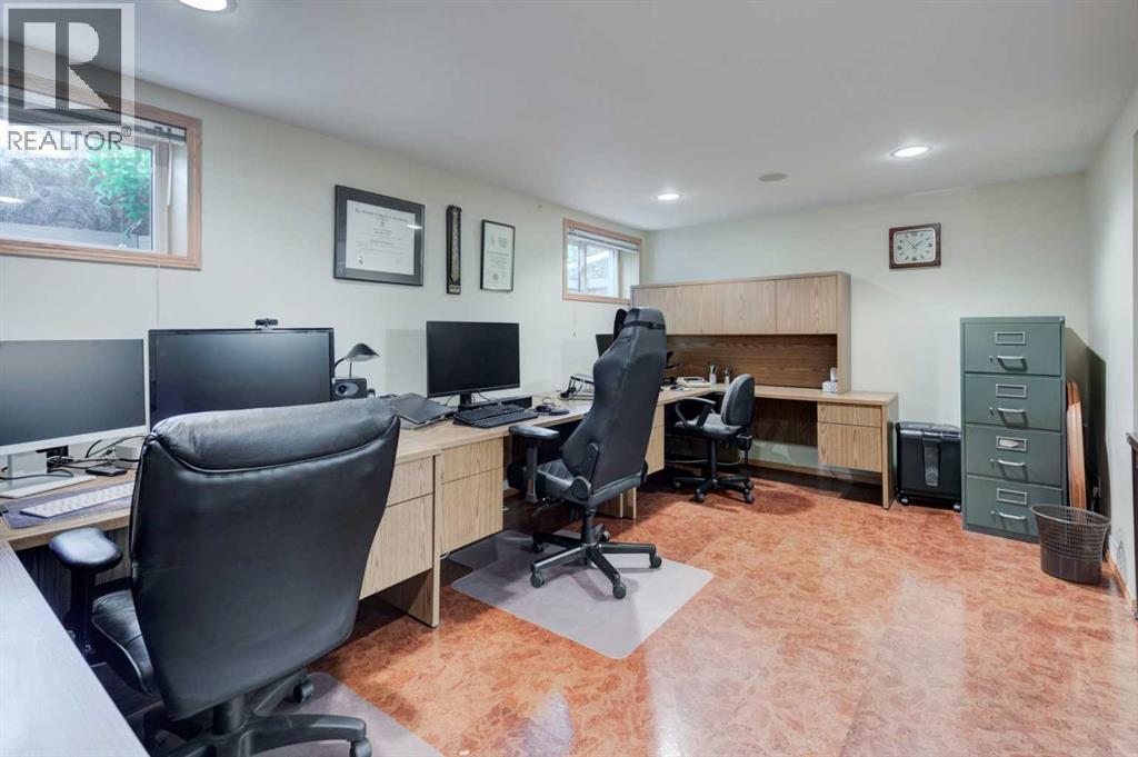 2918 Lathom Crescent SW, Calgary, Alberta  T3E 5W7 - Photo 34 - A2345690