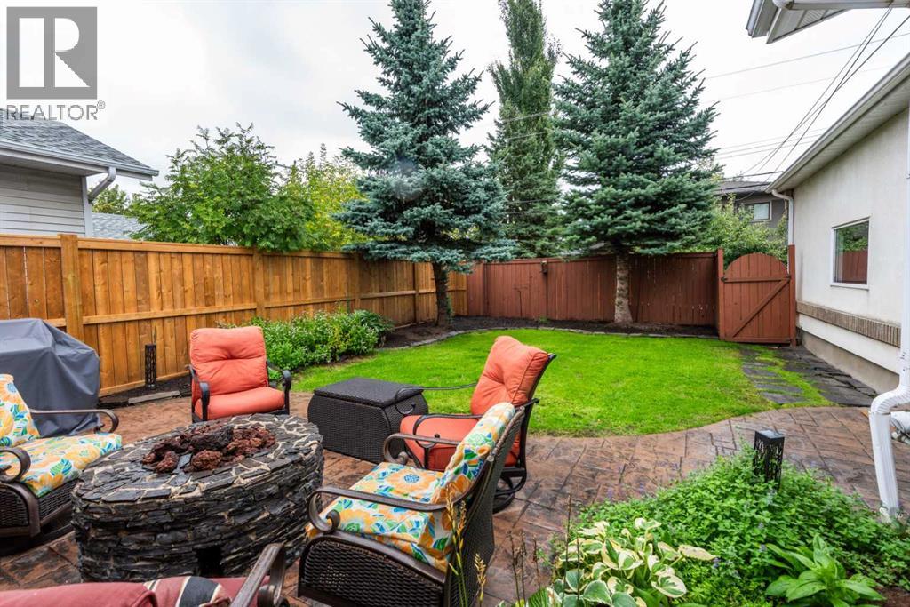 2918 Lathom Crescent SW, Calgary, Alberta  T3E 5W7 - Photo 39 - A2345690