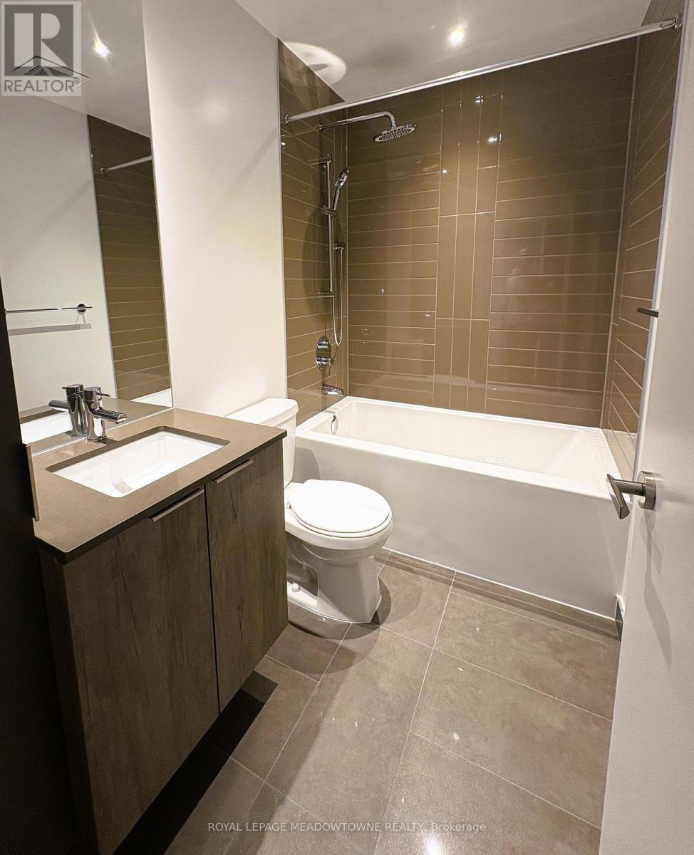 1103 - 448 Burnhamthorpe Road W, Mississauga, Ontario  L5B 0R4 - Photo 8 - W13803930