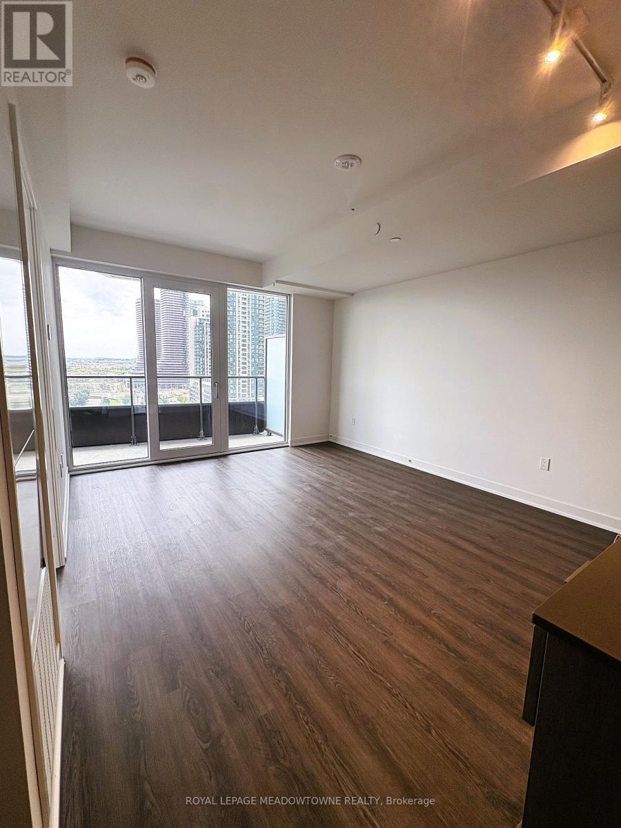 1103 - 448 Burnhamthorpe Road W, Mississauga, Ontario  L5B 0R4 - Photo 9 - W13803930