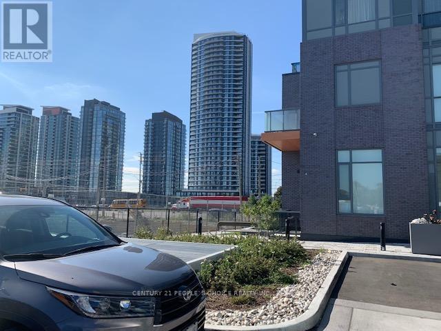 3302 - 8 Nahani Way, Mississauga (Hurontario), Ontario  L4Z 0C6 - Photo 3 - W13803954