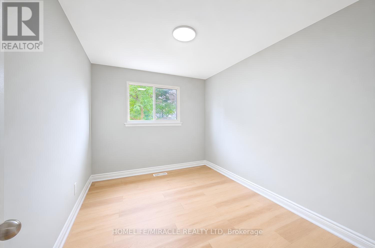 21 Sanagan Road, Toronto, Ontario  M9V 1R7 - Photo 15 - W13803958