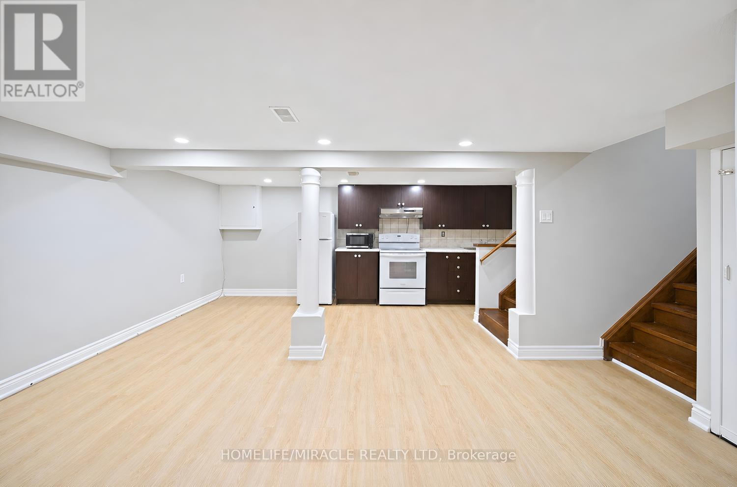 21 Sanagan Road, Toronto, Ontario  M9V 1R7 - Photo 36 - W13803958
