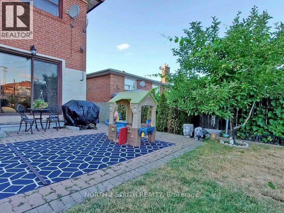 Main - 96 Bamford Crescent, Toronto (Black Creek), Ontario  M3N 1T8 - Photo 16 - W13804014