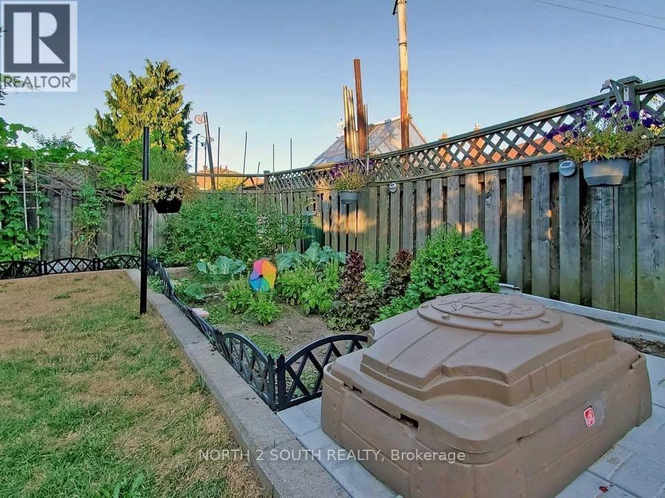 Main - 96 Bamford Crescent, Toronto (Black Creek), Ontario  M3N 1T8 - Photo 18 - W13804014