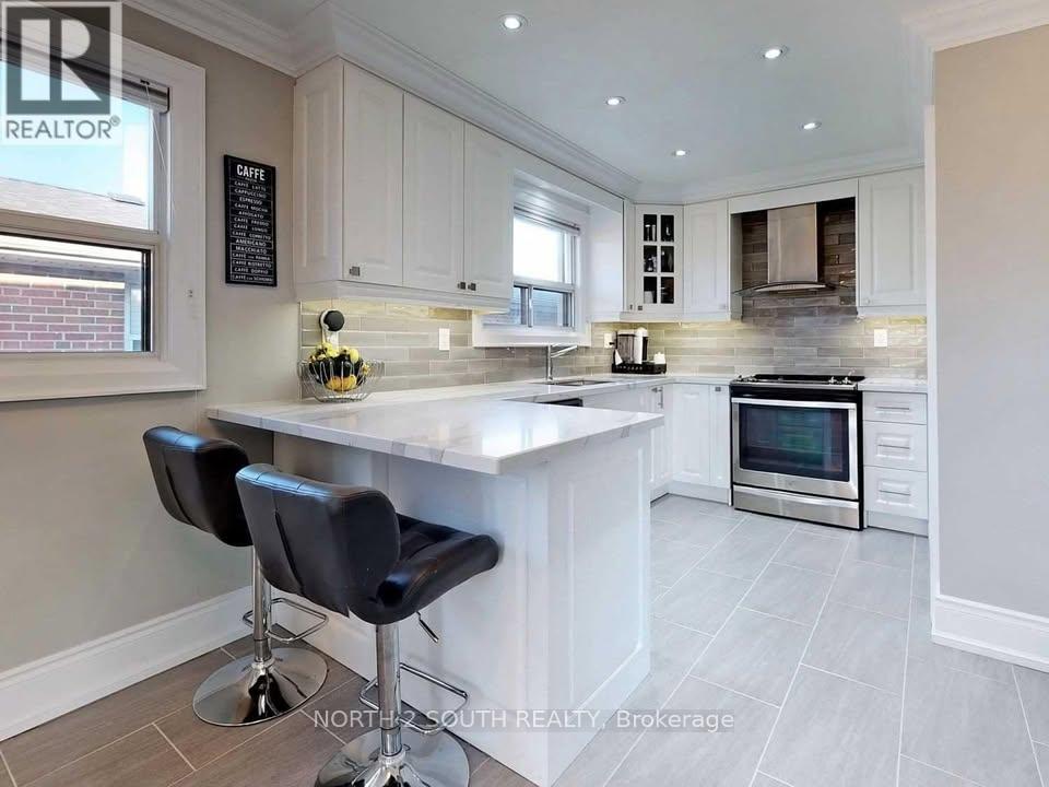 Main - 96 Bamford Crescent, Toronto (Black Creek), Ontario  M3N 1T8 - Photo 7 - W13804014