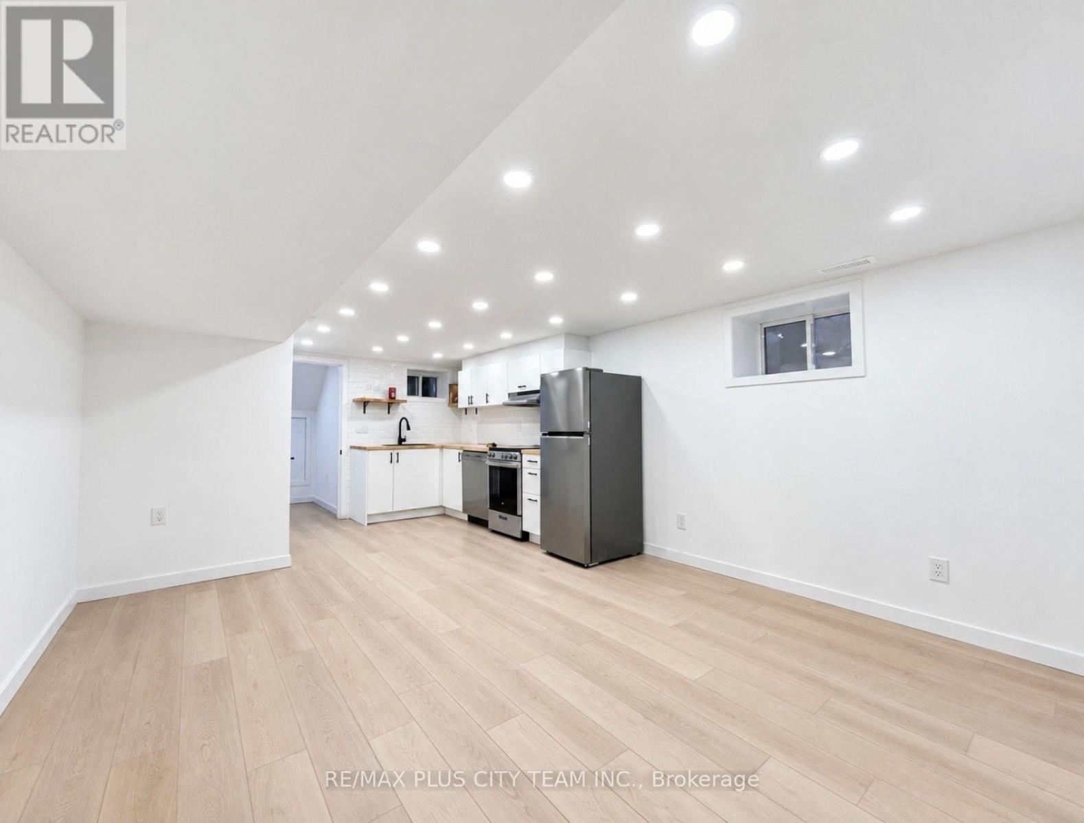 Lower - 148 Ascot Avenue, Toronto (Corso Italia-Davenport), Ontario  M6E 1G4 - Photo 3 - W13804056