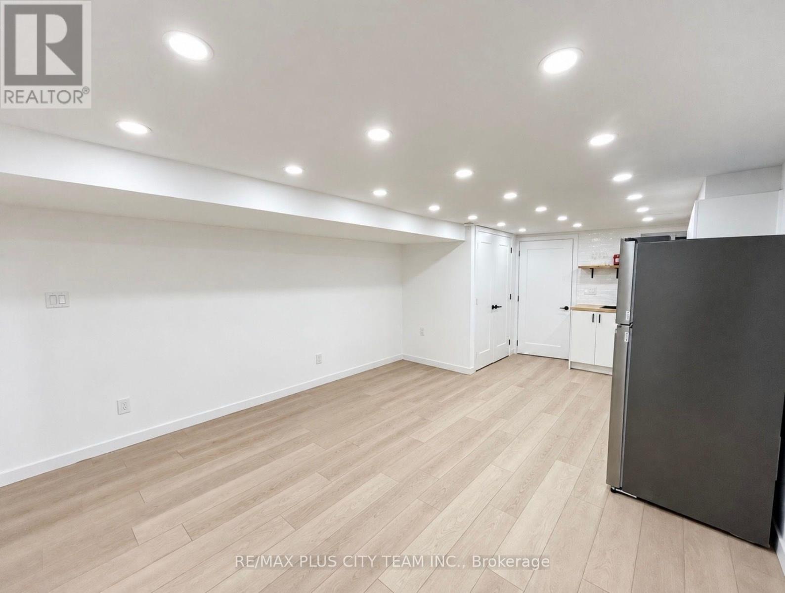 Lower - 148 Ascot Avenue, Toronto (Corso Italia-Davenport), Ontario  M6E 1G4 - Photo 4 - W13804056