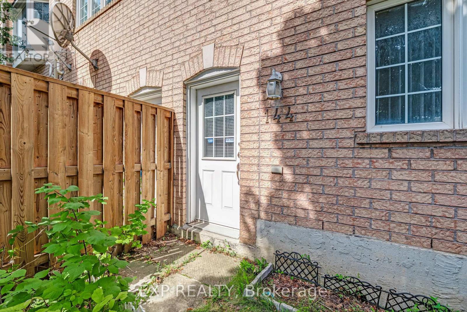144 Bartley Drive, Toronto, Ontario  M4A 1C5 - Photo 6 - C13765002