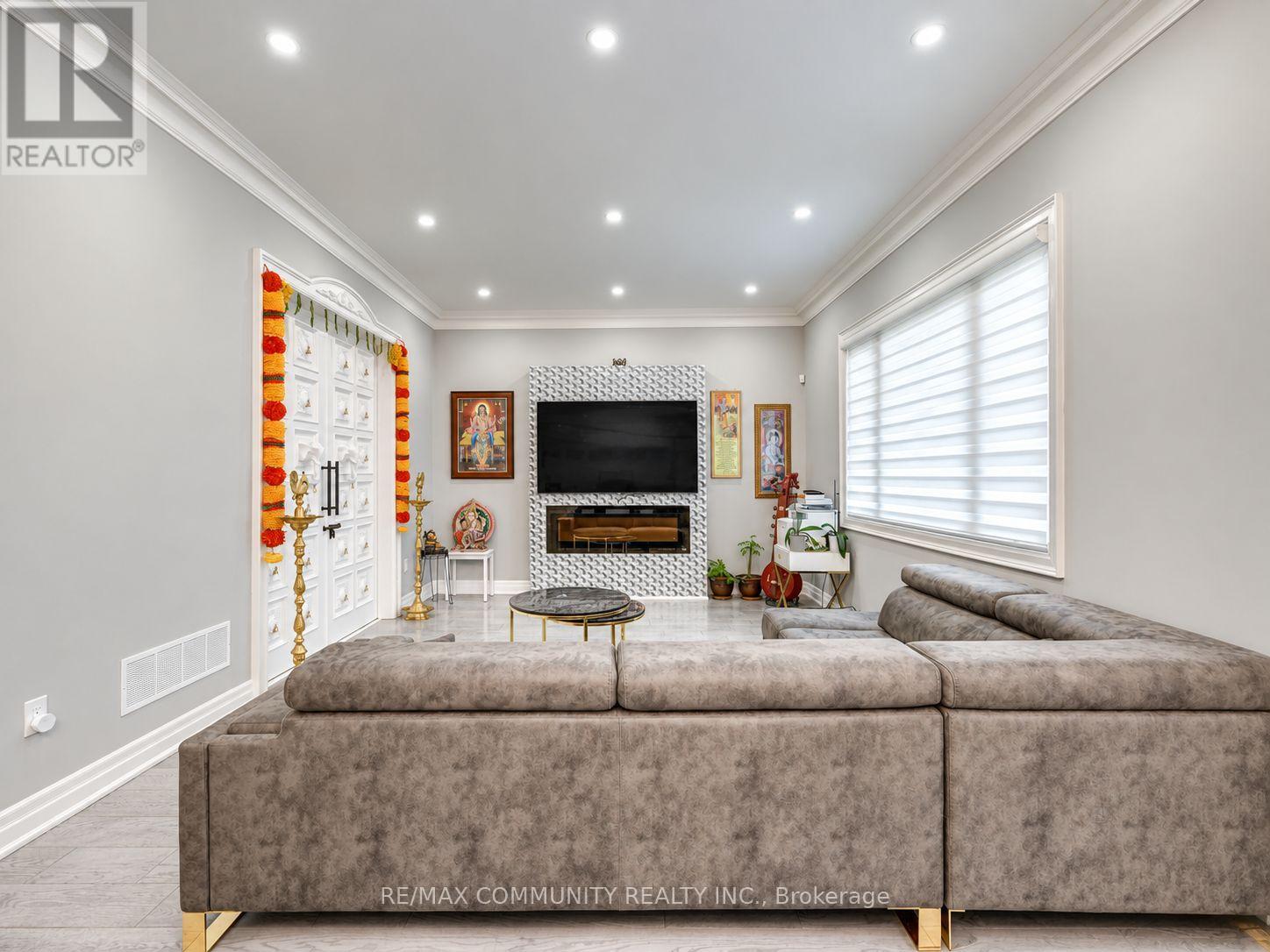 75 Havagal Crescent, Markham, Ontario  L3P 7G6 - Photo 7 - N13797588
