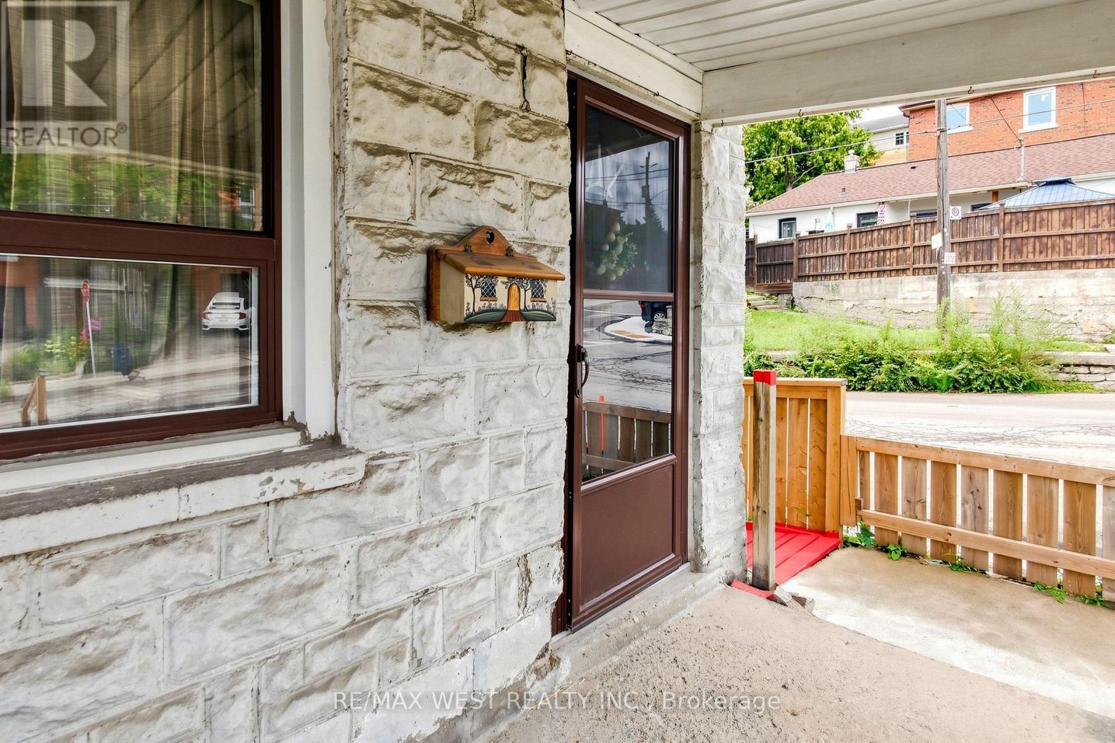 410 Silverthorn Avenue, Toronto, Ontario  M6M 3H2 - Photo 2 - W13657604