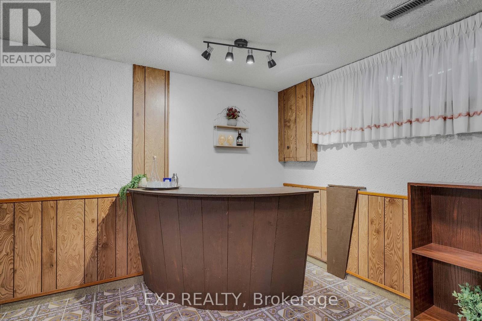 182 Derrydown Road, Toronto, Ontario  M3J 1R8 - Photo 32 - W13800590