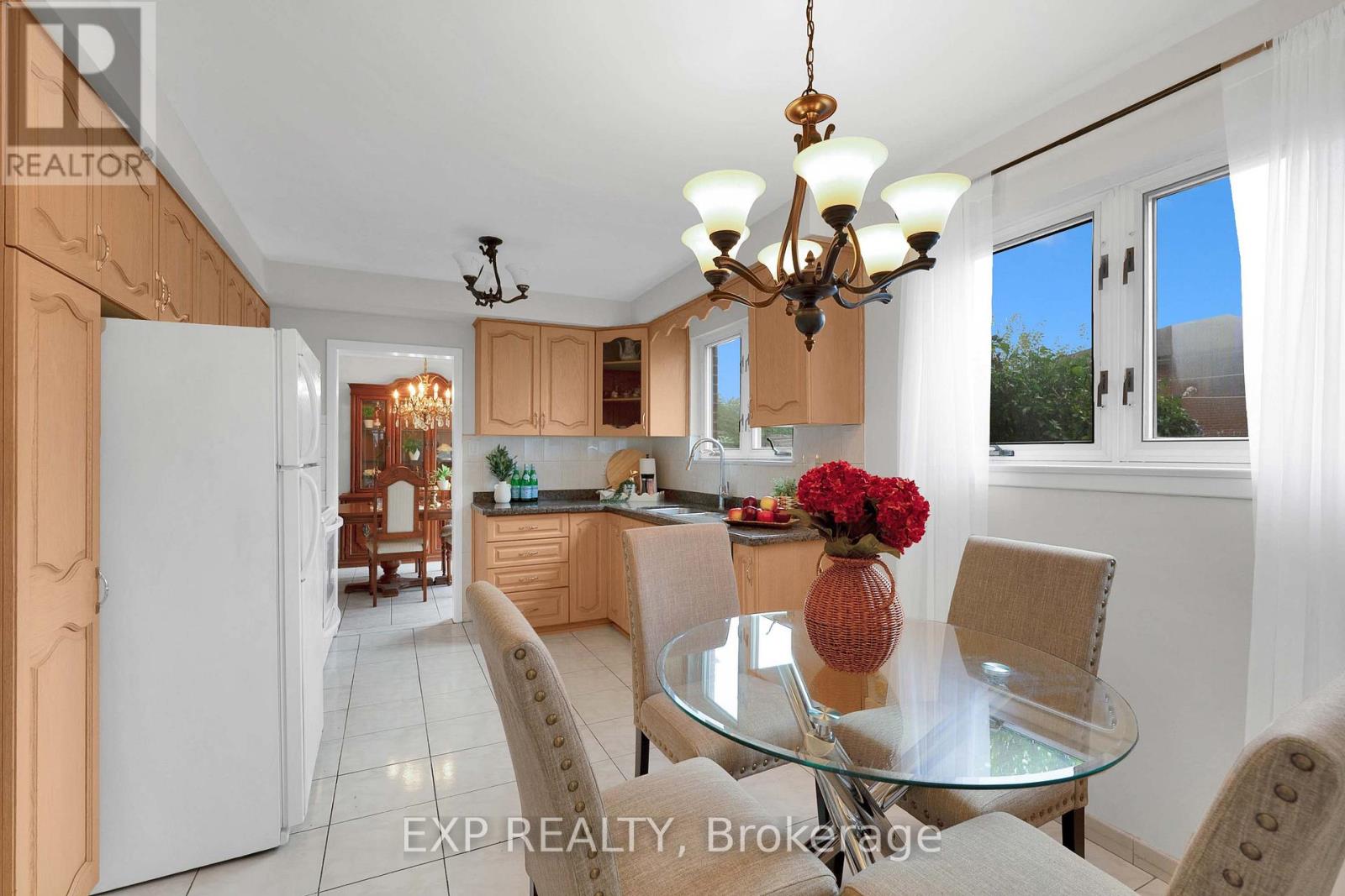 182 Derrydown Road, Toronto, Ontario  M3J 1R8 - Photo 14 - W13800590