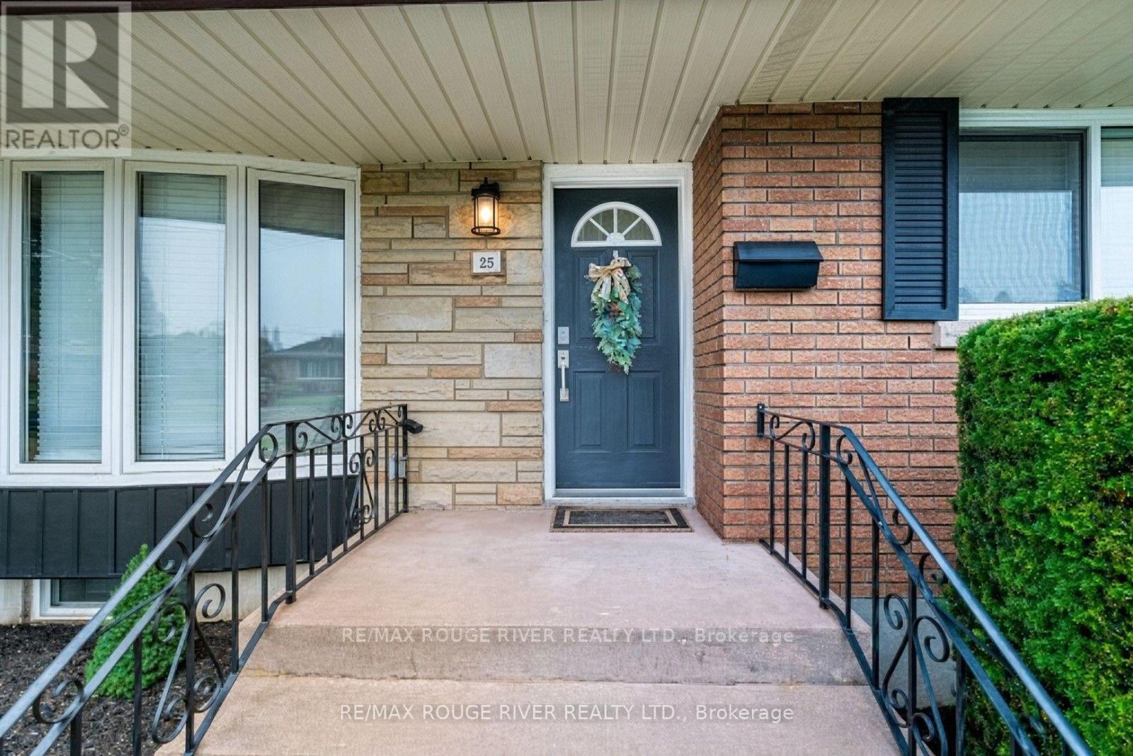 25 Clearview Heights, St. Catharines, Ontario  L2T 2W2 - Photo 5 - X13658856