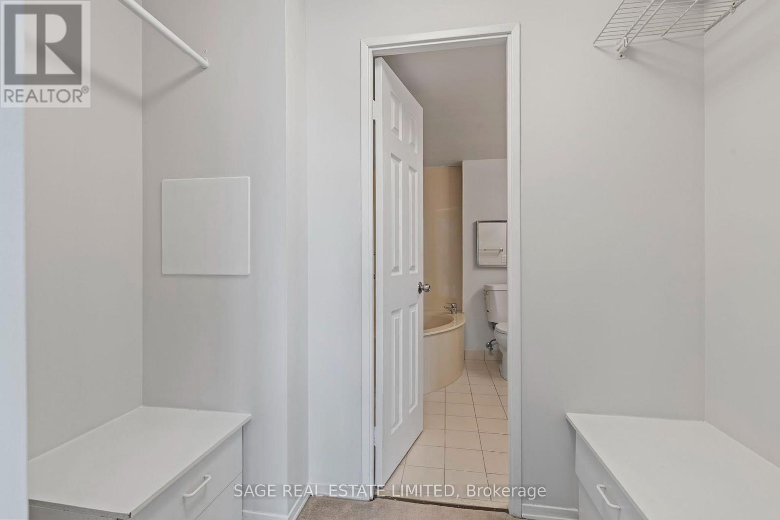 1015 - 30 Harding Boulevard W, Richmond Hill, Ontario  L4C 9M3 - Photo 23 - N13803530