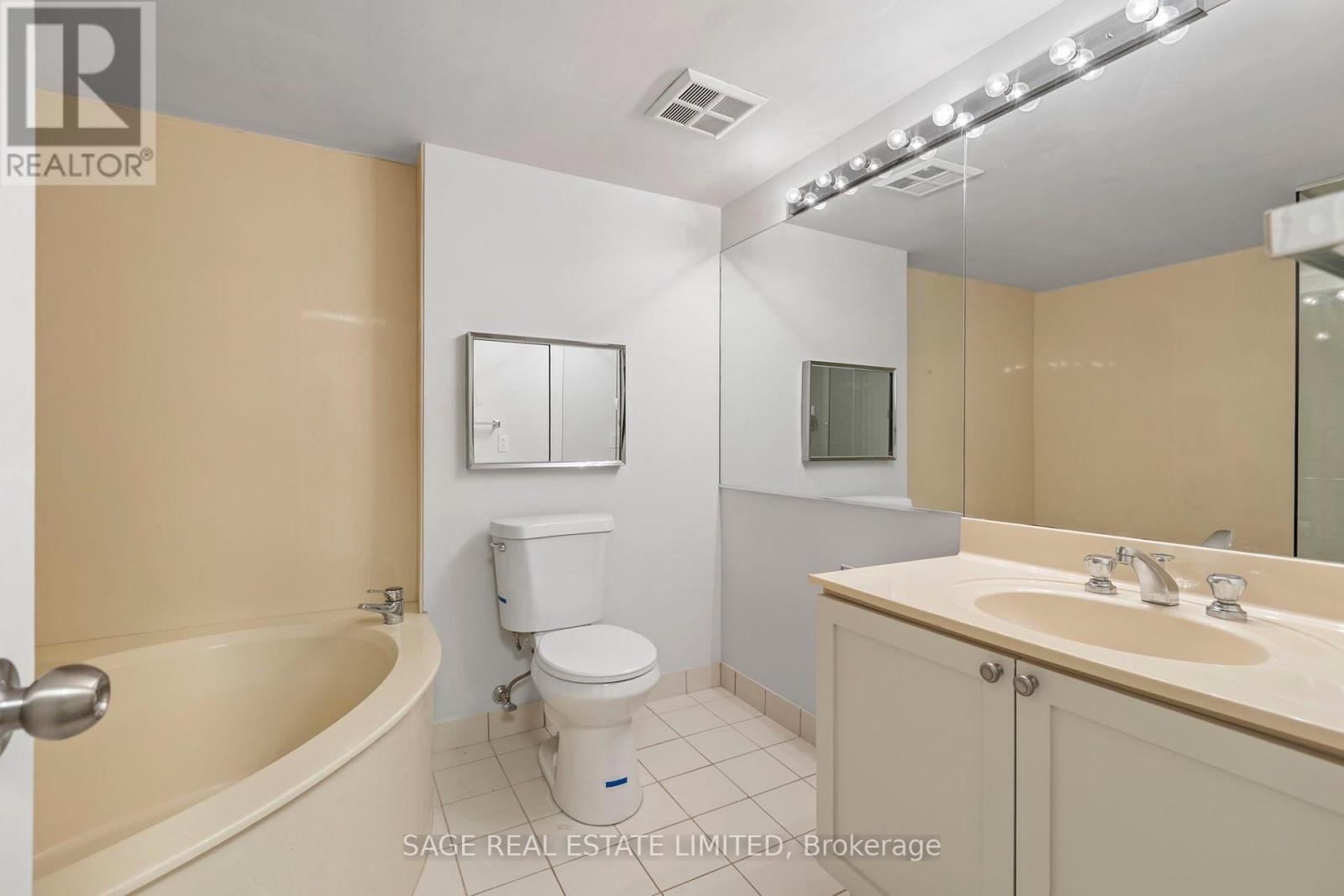 1015 - 30 Harding Boulevard W, Richmond Hill, Ontario  L4C 9M3 - Photo 24 - N13803530