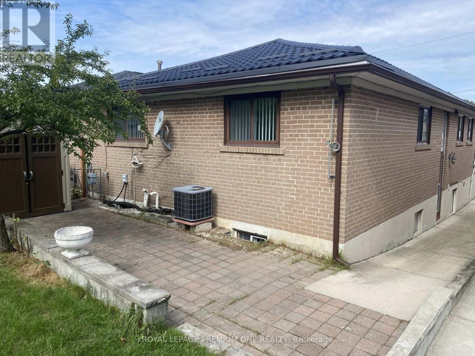 55 Husband Drive, Toronto, Ontario  M9L 1J8 - Photo 18 - W13801640