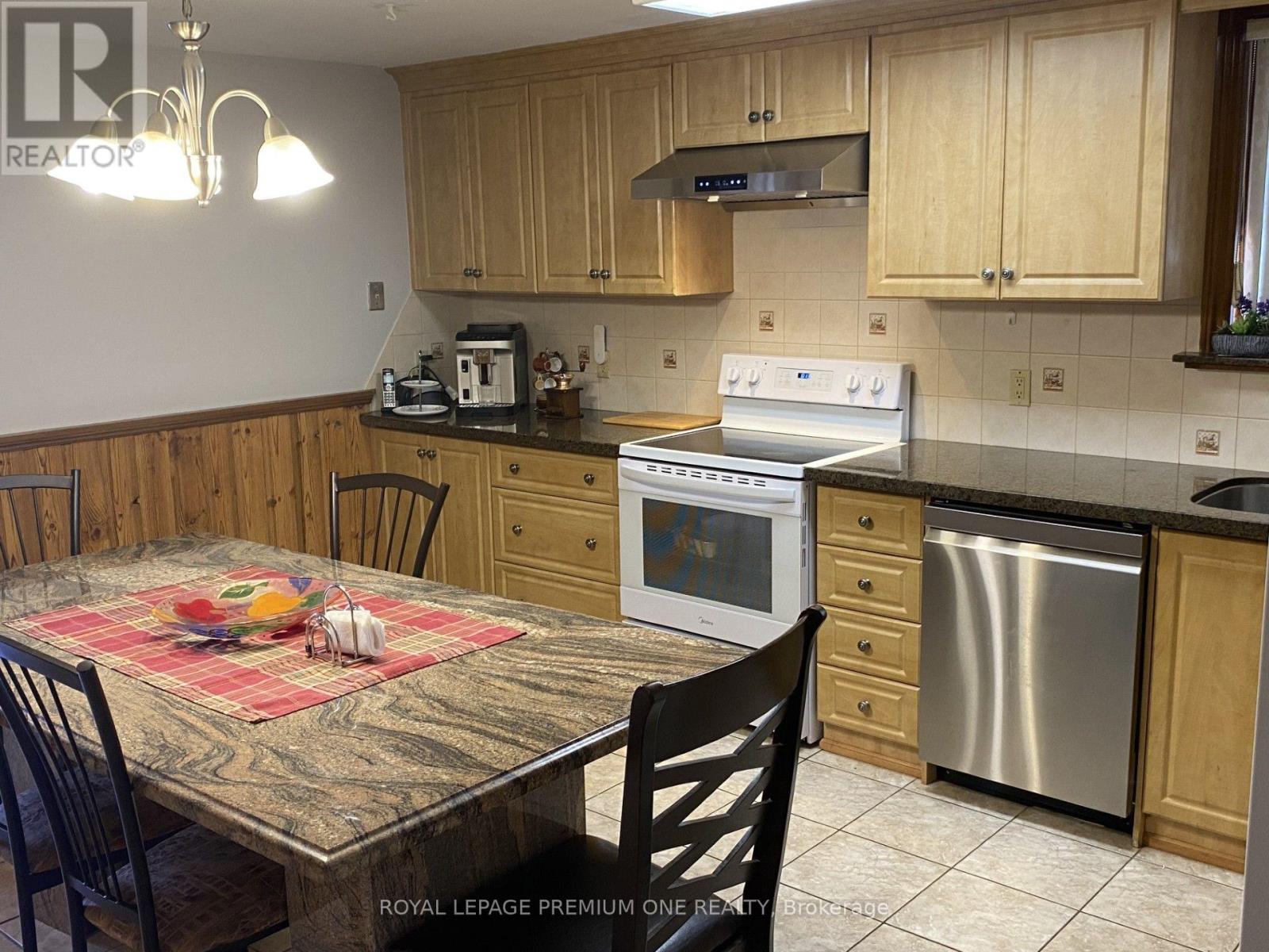 55 Husband Drive, Toronto, Ontario  M9L 1J8 - Photo 11 - W13801640