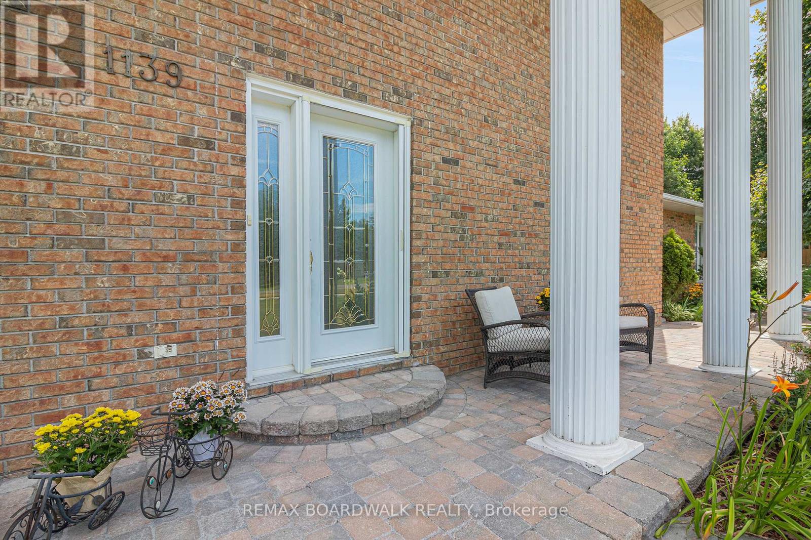 1139 St Joseph Road, Russell, Ontario K0A 1W0 - Photo 4 - X12936778