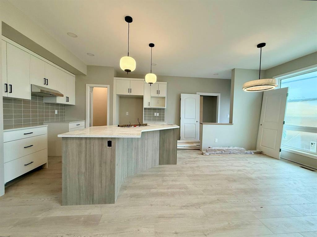 101 Yasmin Ali Crescent, Winnipeg, Manitoba R3Y 2G6 - Photo 1 - 202623548