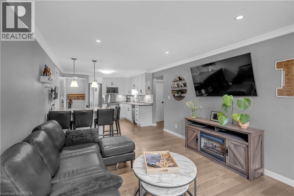 76 Wood Street, Brantford, Ontario  N3R 2L2 - Photo 8 - 40849632