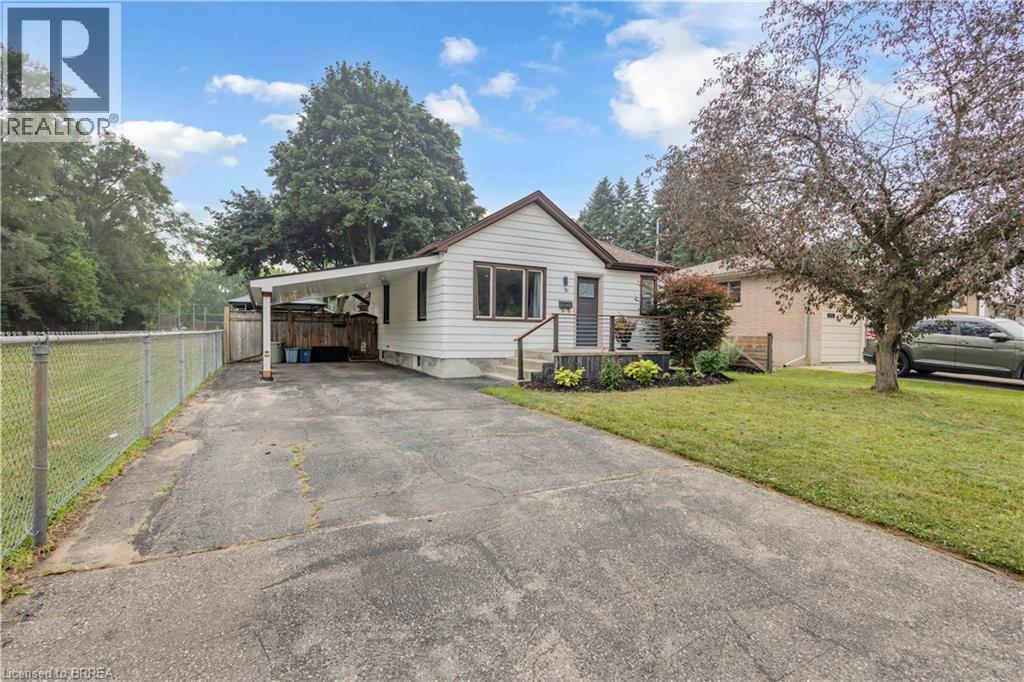 76 Wood Street, Brantford, Ontario  N3R 2L2 - Photo 3 - 40849632